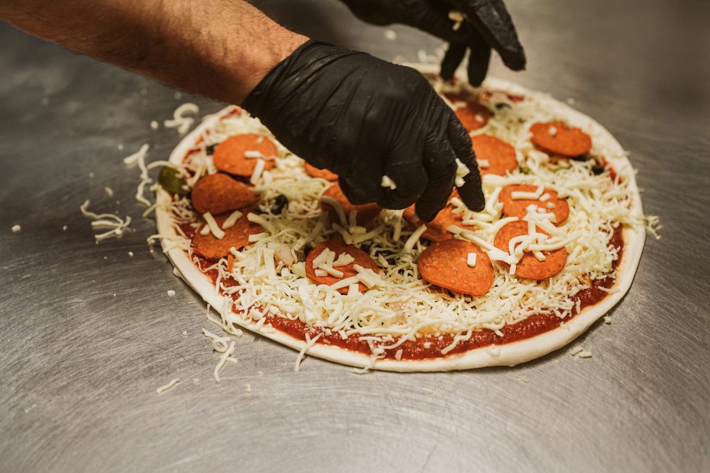 Kotiinkuljetus ryhmille Vaasassa tekee pizzapalvelusta sujuvan kokouksiin
