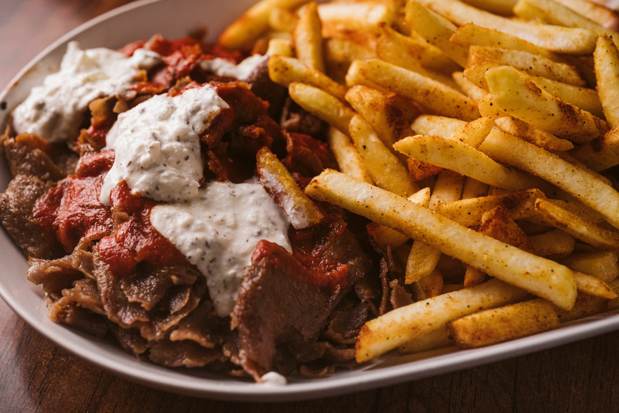 Kebab, pommes frites, restaurangportion